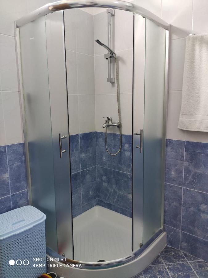 Coastal Retreat - Beach Apartment Vlorë Esterno foto