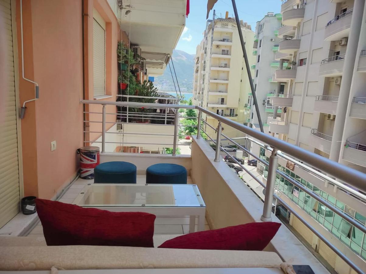 Coastal Retreat - Beach Apartment Vlorë Esterno foto