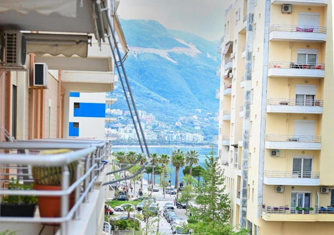 Coastal Retreat - Beach Apartment Vlorë Esterno foto